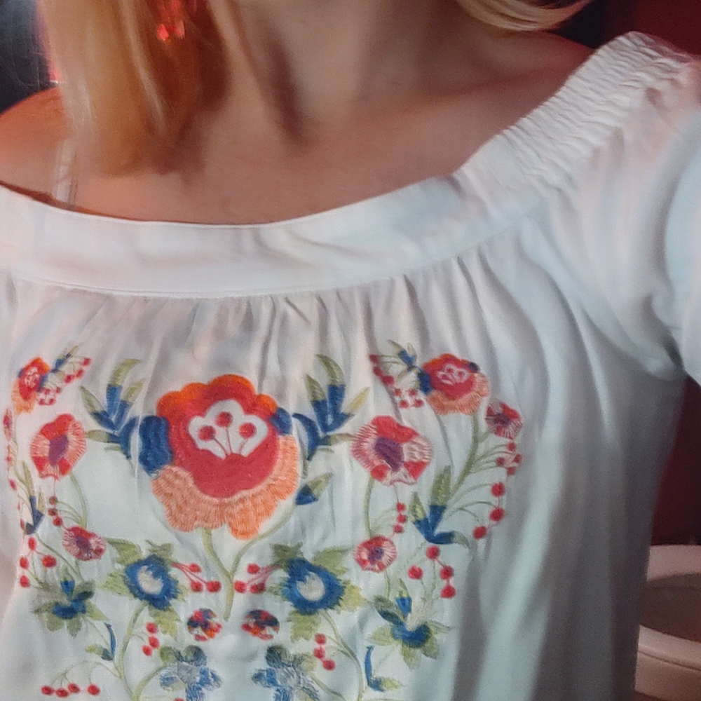 White floral umgee